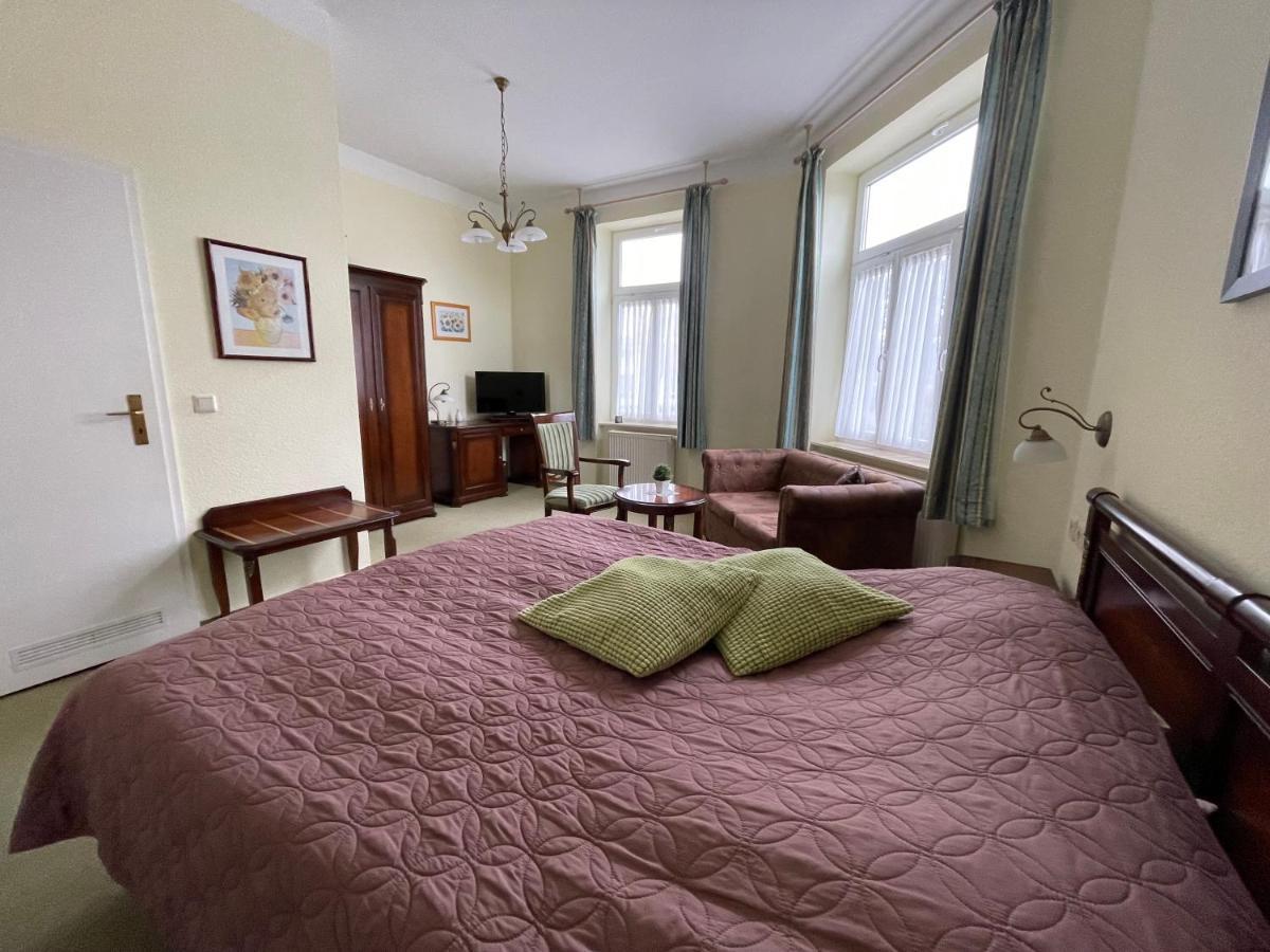 Apartment Ferienzimmer #12 Merkur In *